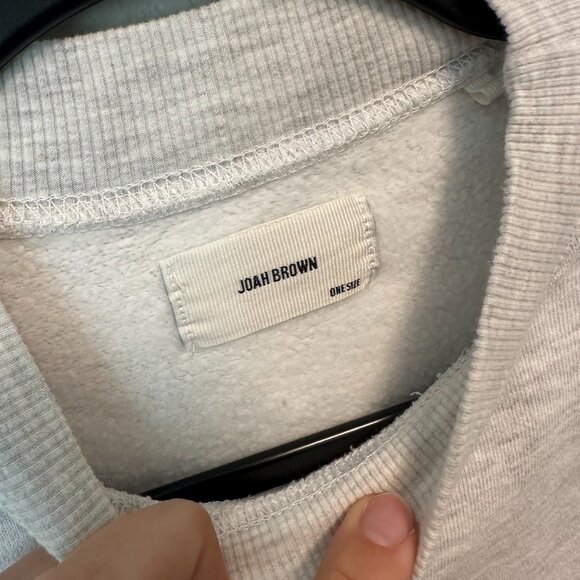 Joah Brown Classic Crew Pullover: Pearl Grey - One Size - Picture 5 of 6